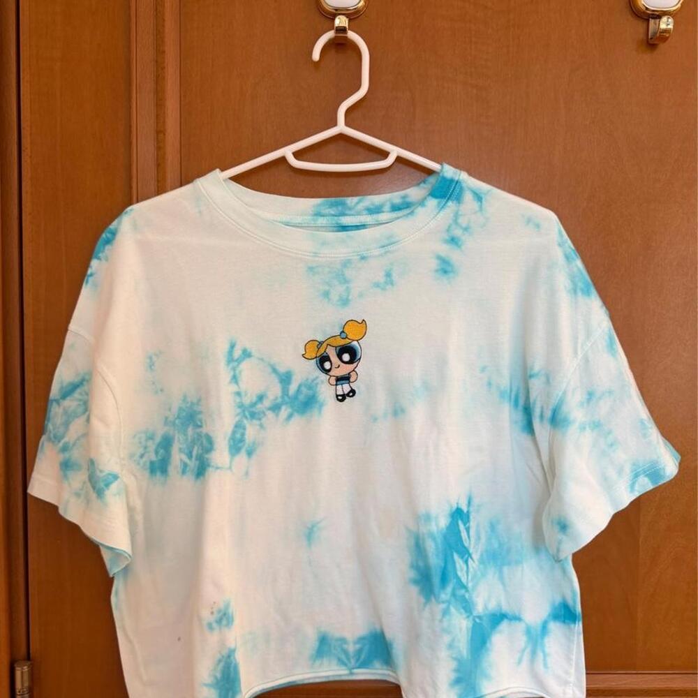 White & Blue Tie Dye Bubbles Powerpuff Girls Oversized Cropped Tee
